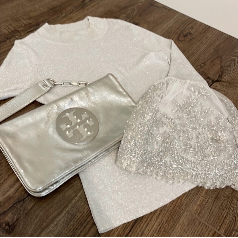 Tory Burch Metallic Reva Silver Clutch - Picture 14 of 14